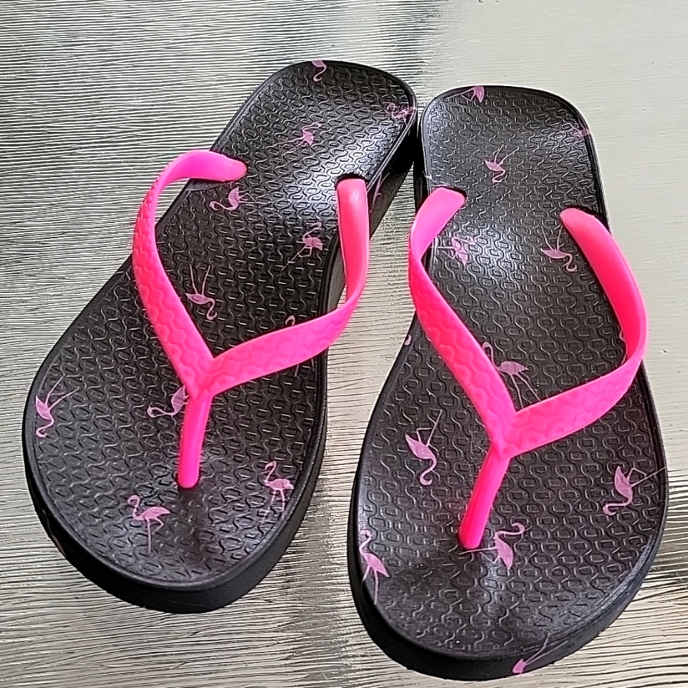 🍃 Pink penguin sandals flip flops Sz 10